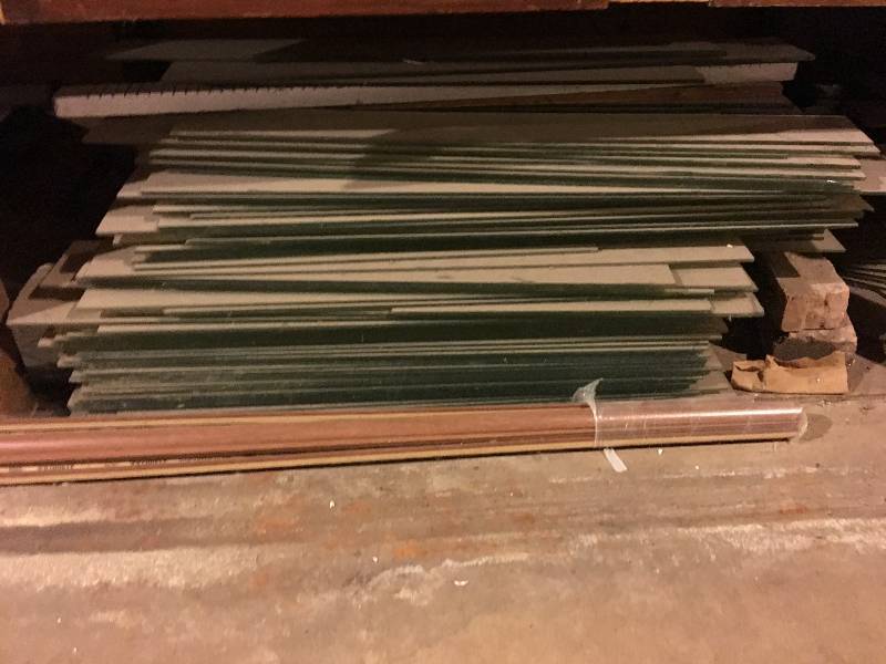 lot 527 image: 1950 antique glass panels heavy duty