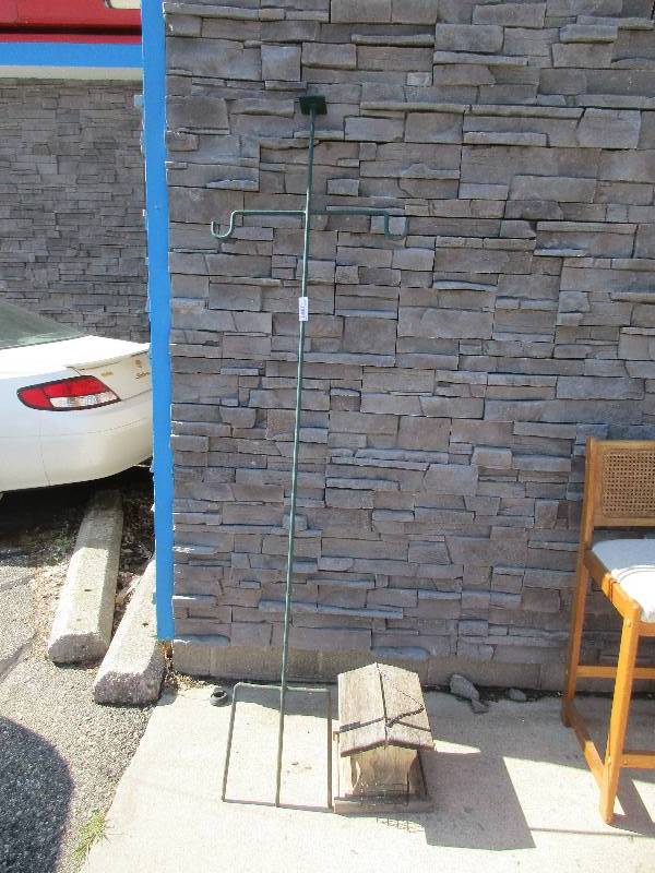 Bird Feeder on stand