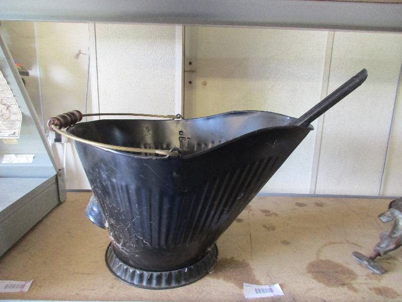 Fire Place clean out can