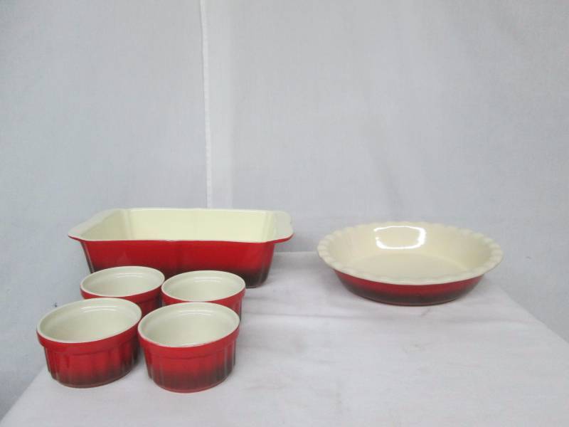 lot 26 image: Chefs Mark 6-pc. Nonstick Ceramic Bakeware Set