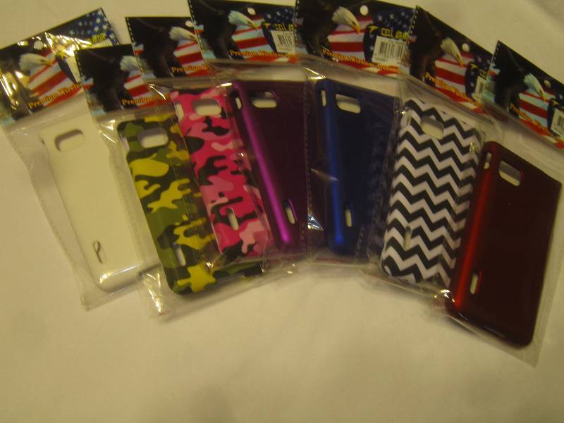 NEW  From a T-MOBILE Store  7 PHONE CASES