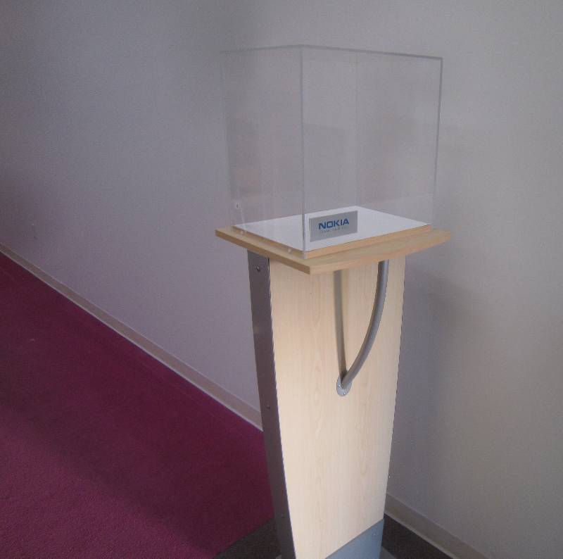 PLEXI GLASS FLOOR DISPLAY CABINET