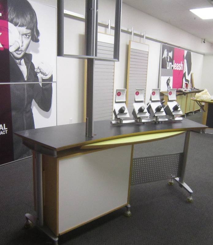 CURVED DISPLAY 2 SIDED, LOCKABLE