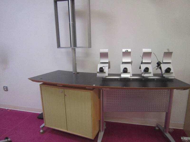 DISPLAY CABINET CURVED 84X 30