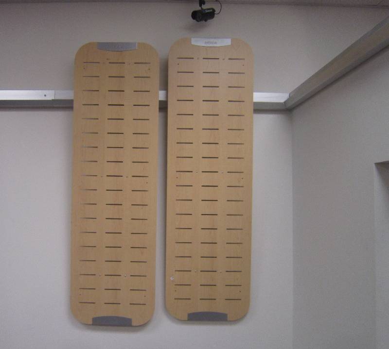 2 HANGING WOOD DISPLAYS AND TRACK