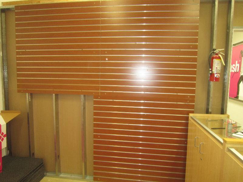 SLAT WALL 3 SECTIONS