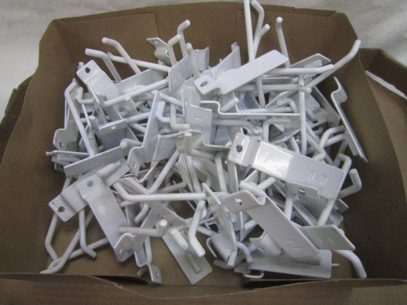 83 WHITE SLAT WALL HOOKS