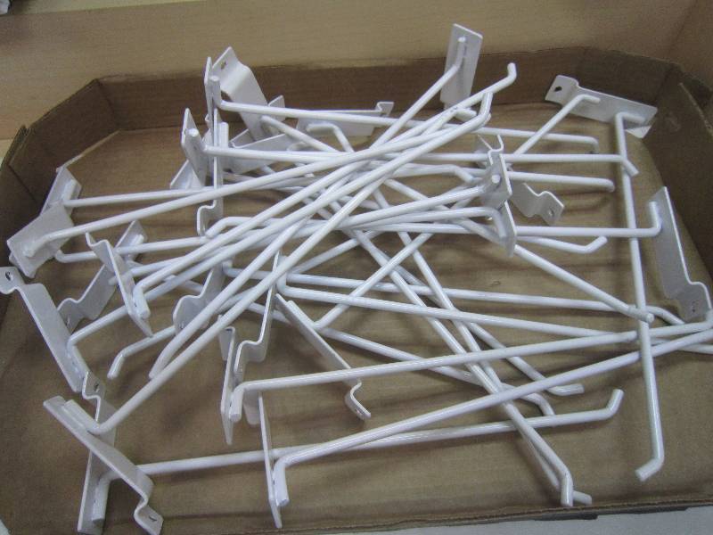 26 -12 WHITE SLAT WALL HOOKS