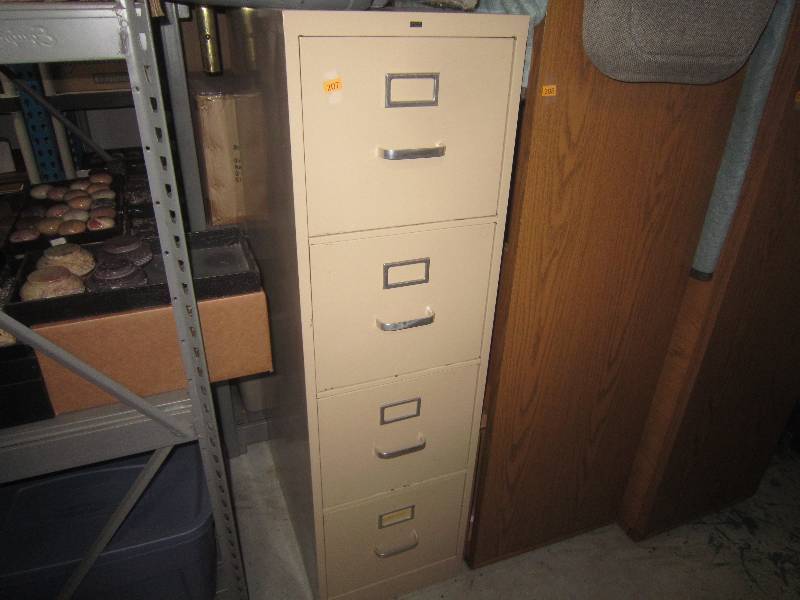 4 DRAWER METAL FILE CABINET
