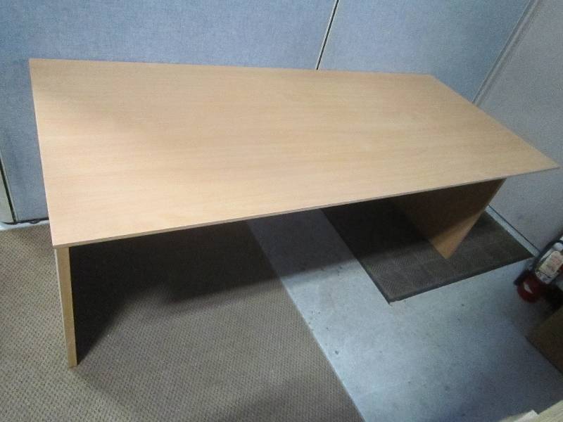 LARGE DESK MAKES INTO AN L WITH LOT # 212