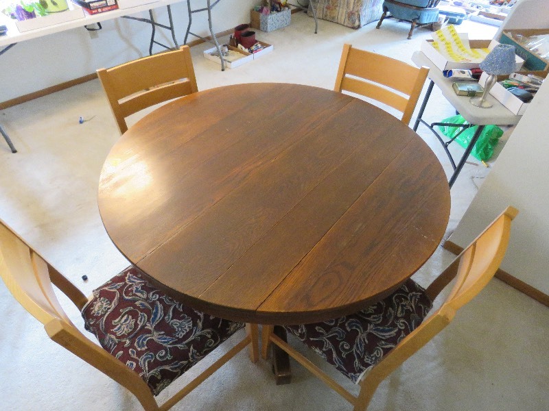 Antique Wood Dining Table w4 Chairs