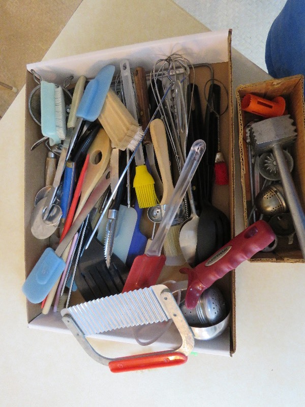 Kitchen Utensil Lot