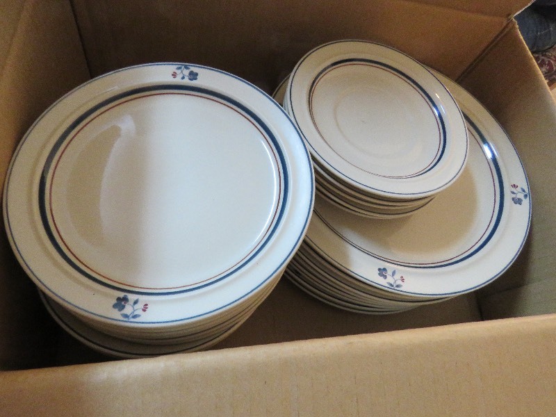 Dinnerware Set