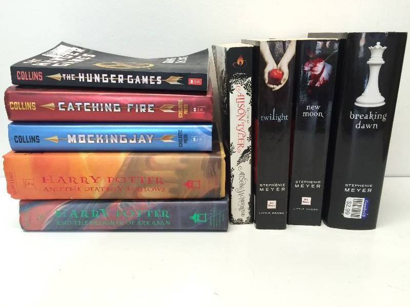 Harry Potter, Twilight and Hunger Games Novels