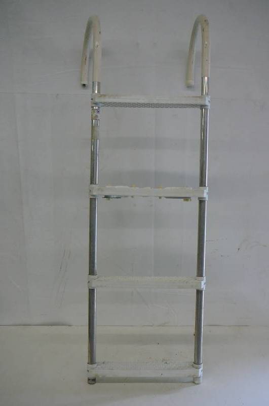 lot 3 image: Boat Ladder