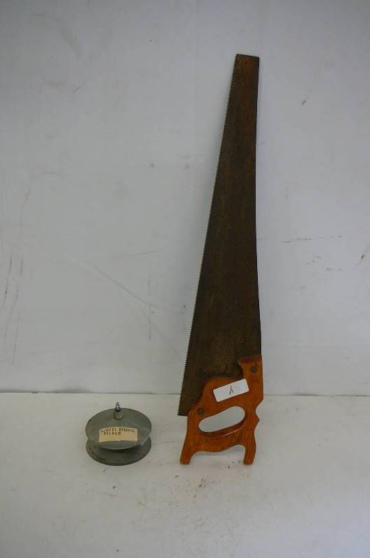 lot 4 image: Wheel Bearing Packer & Wood Saw