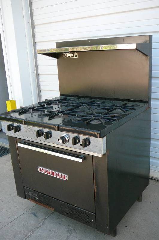 lot 11 image: Commercial Stove with Oven