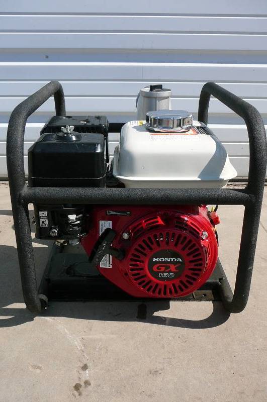 lot 14 image: Honda Trash Pump