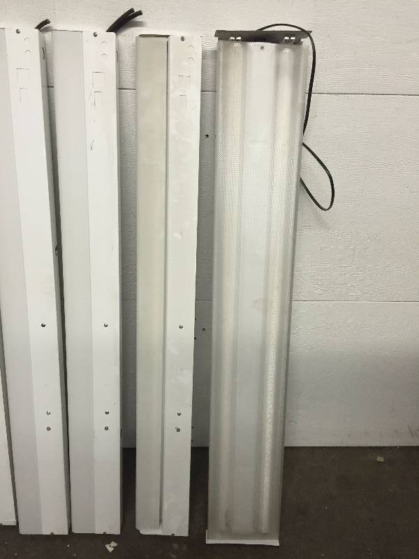 FLUORESCENT LIGHTS (7)