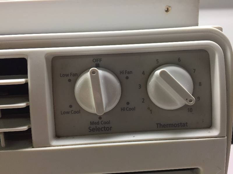SANGSUNG 5050 BTU AIR CONDITIONER