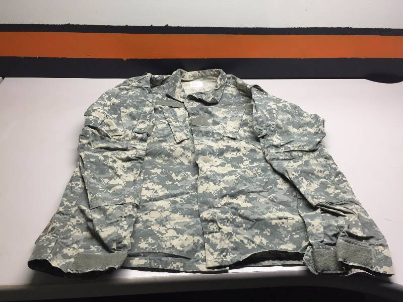 CAMO VEST (2), NAP SACKS (2), CAMO JACKET