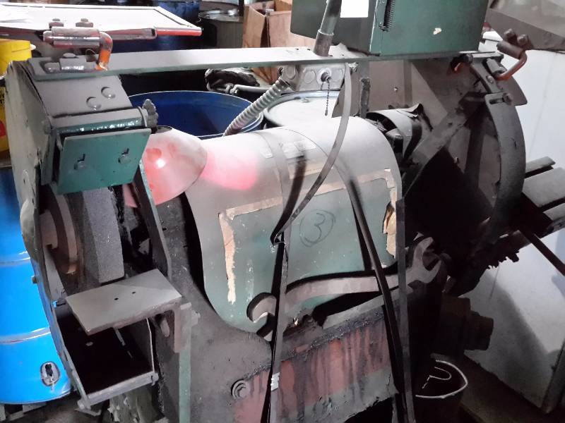 lot 2 image: LARGE GRINDER BODY