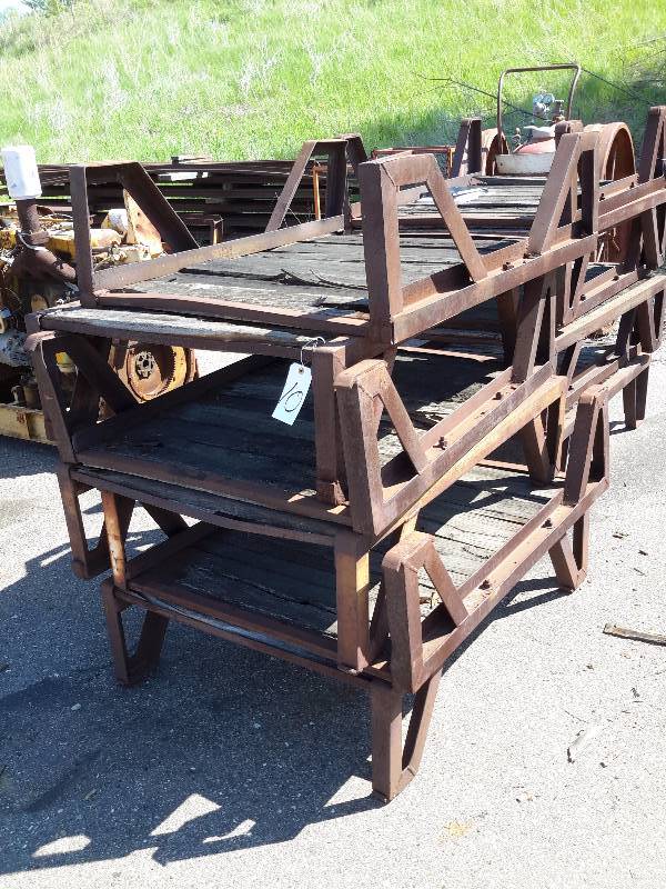 lot 10 image: 6 Steel Railroad Pallets..