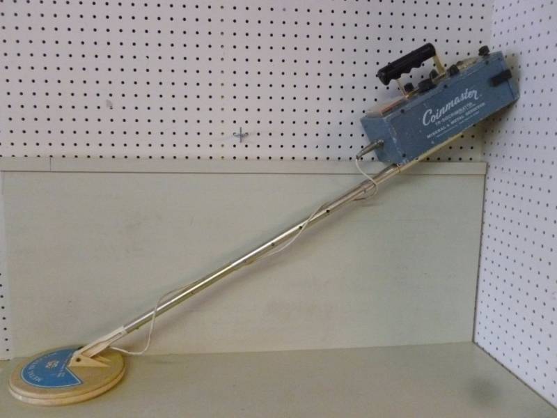 Vintage Metal Detector