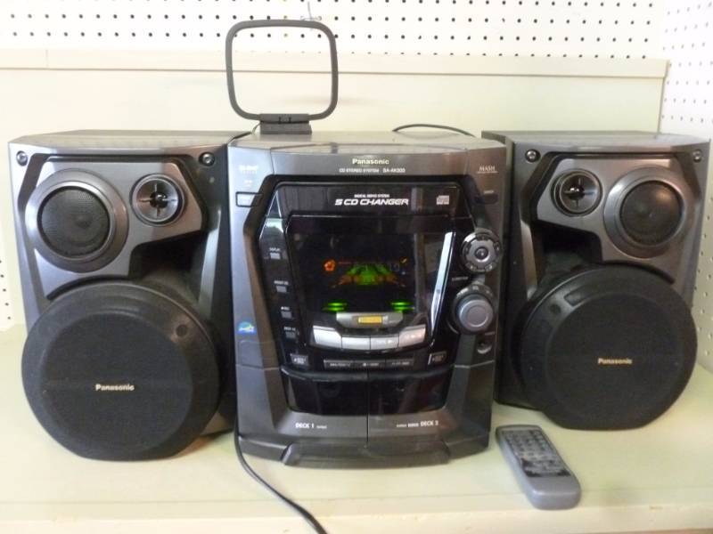 Shelf Stereo