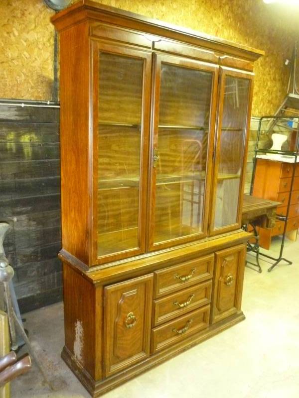Broyhill Hutch