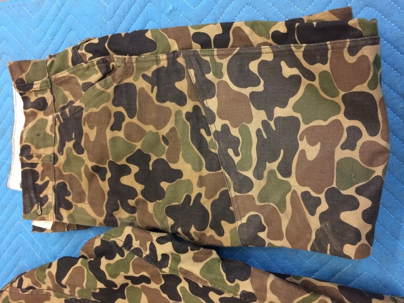 Camo Waterfowl Hunting pants and jacket  XL   lightly used   water proof