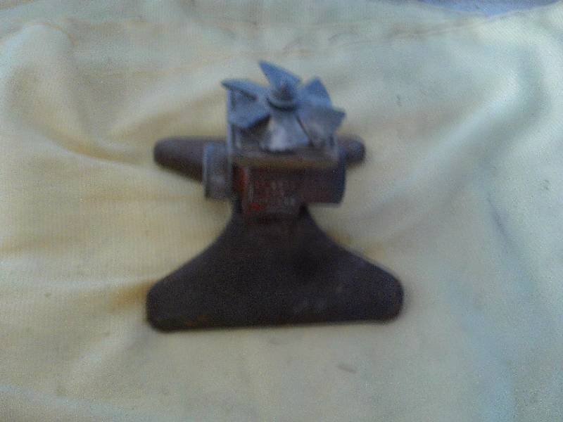 lot 15 image: VINTAGE METAL SPRINKLER