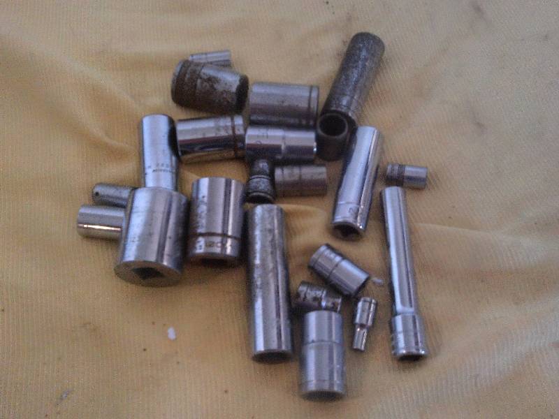 lot 32 image: misc reg and metric sockets
