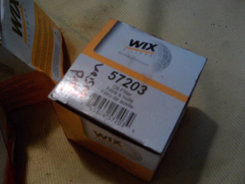 lot 37 image: 2 fprd fusion filters 1 chevy 51040-57203