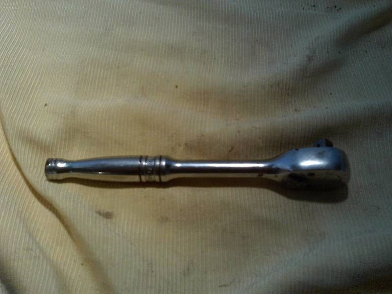 lot 38 image: 1 snap on socket wrench