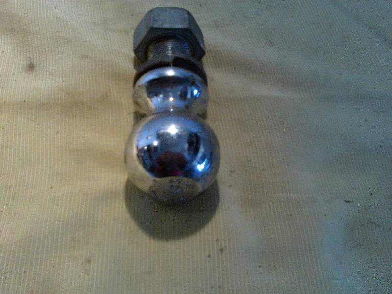 lot 46 image: 2 516 inch ball