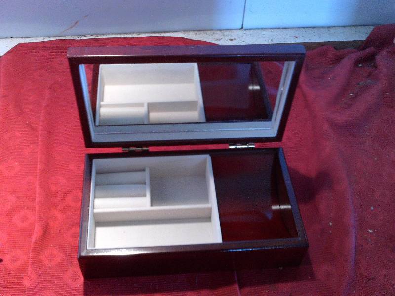 lot 60 image: CHERRY WOOD JEWLERY BOX