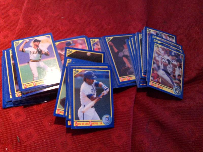 lot 84 image: COLLECTIBLE BASEBALL CARDS