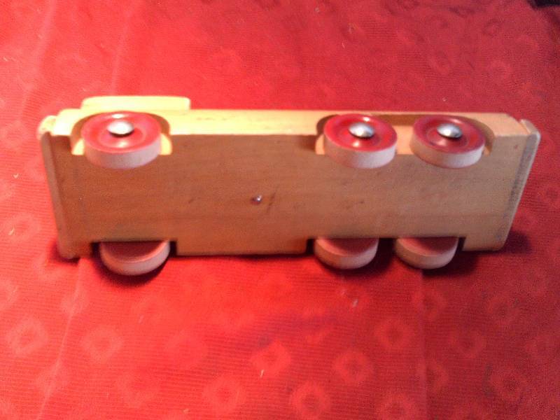 lot 99 image: VINTAGE ALL WOOD TRUCK