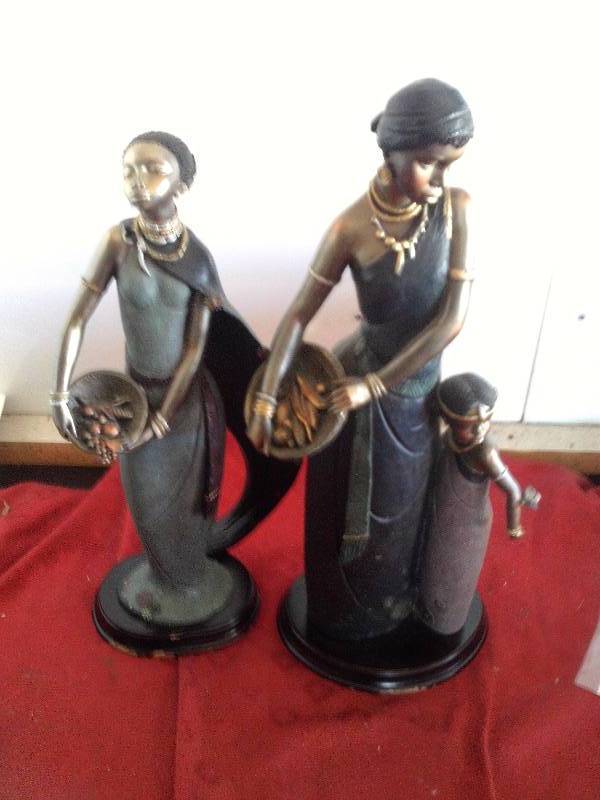 lot 106 image: 2 AFRICAN AMERICAN HOME INTERIOR FIGURENES