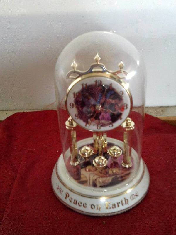 lot 125 image: COLLECTIBLE ANNIVERSARY CLOCK