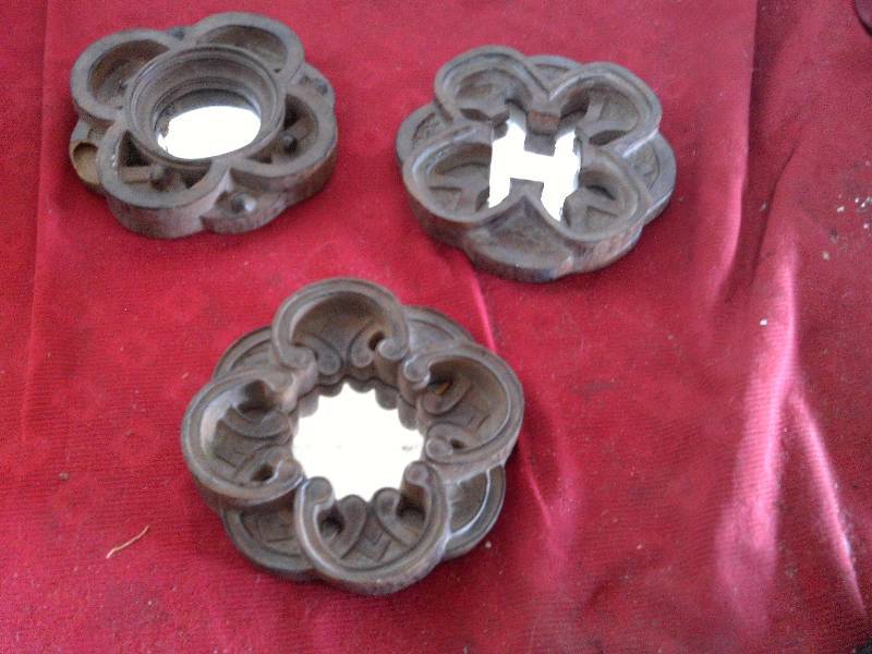 lot 134 image: 3 decrative mirrors