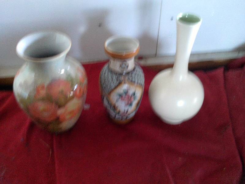 lot 154 image: 3 collectible vases 1 is red wing
