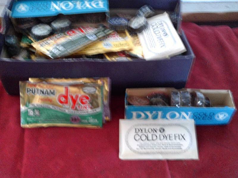 lot 156 image: whole box of cold water dyes