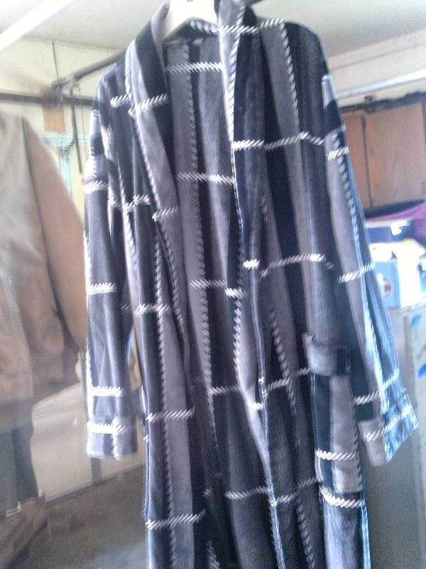 lot 167 image: long terry cloth robe