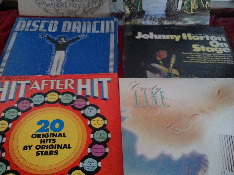 lot 184 image: 6 collectible records
