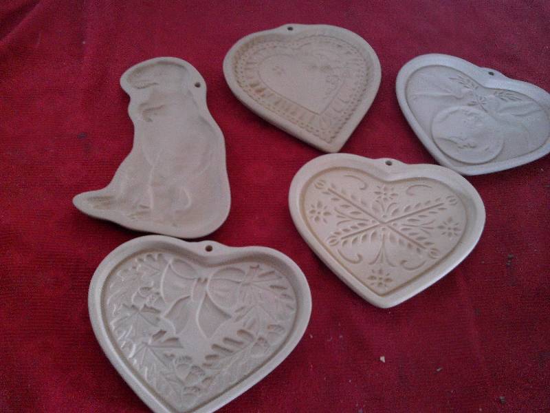 lot 186 image: 4 pampered  chef cookie molds 1 dinosaure