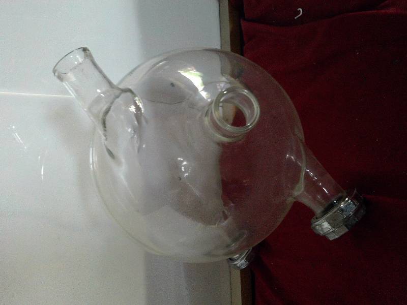 lot 193 image: vintage pyrex milk globe