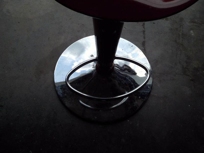 lot 197 image: rising bar stool