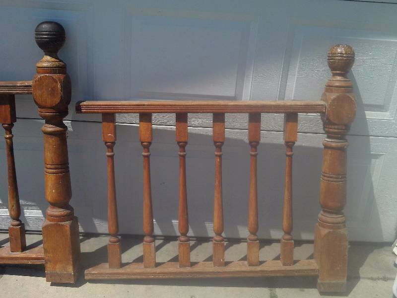 lot 199 image: 2 pc of vintage stair railing